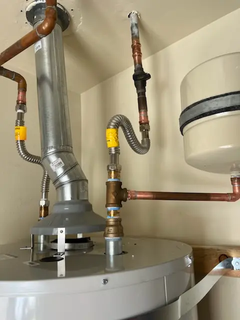 Water heater installation and plumbing repair in Spring Branch West